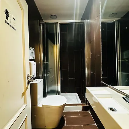 Hostel Marques De Pombal *