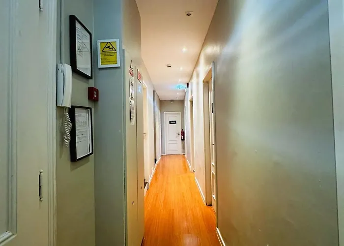 Marques De Pombal Hostel *
